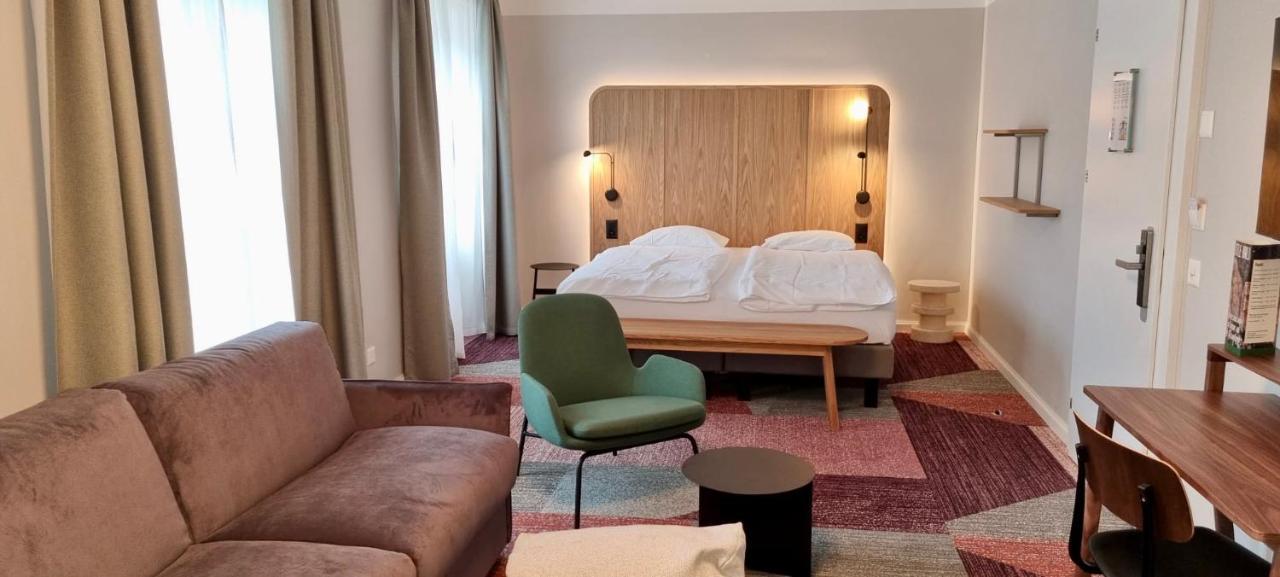 Junior Suite,1334357867:JPEG