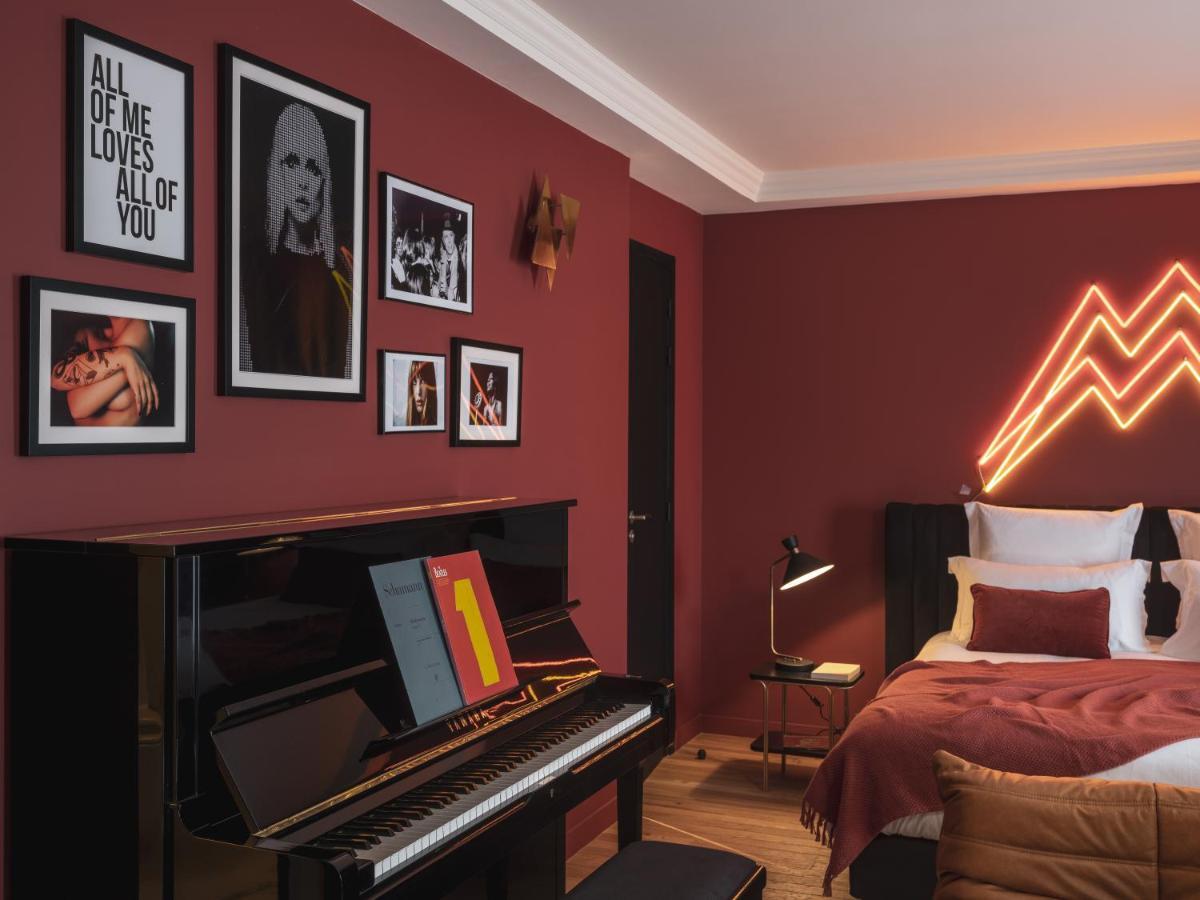 Standard Suite,1344555638:JPEG