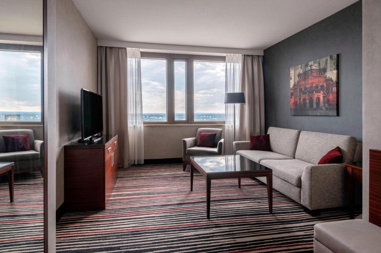Suite Club Junior, acceso al salón M Club, Suite Junior con 1 dormitorio, 1 cama extragrande, planta alta
