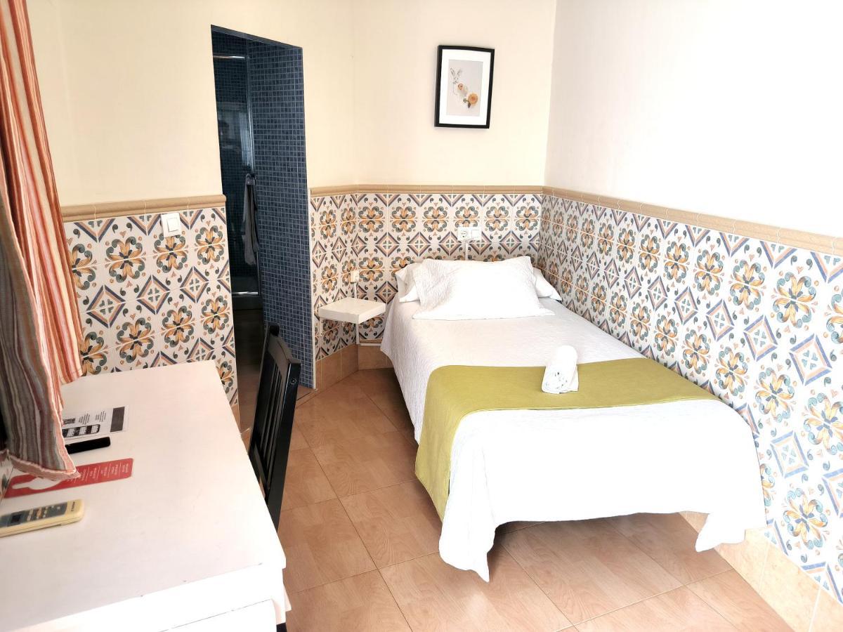 Single Room Private Bathroom