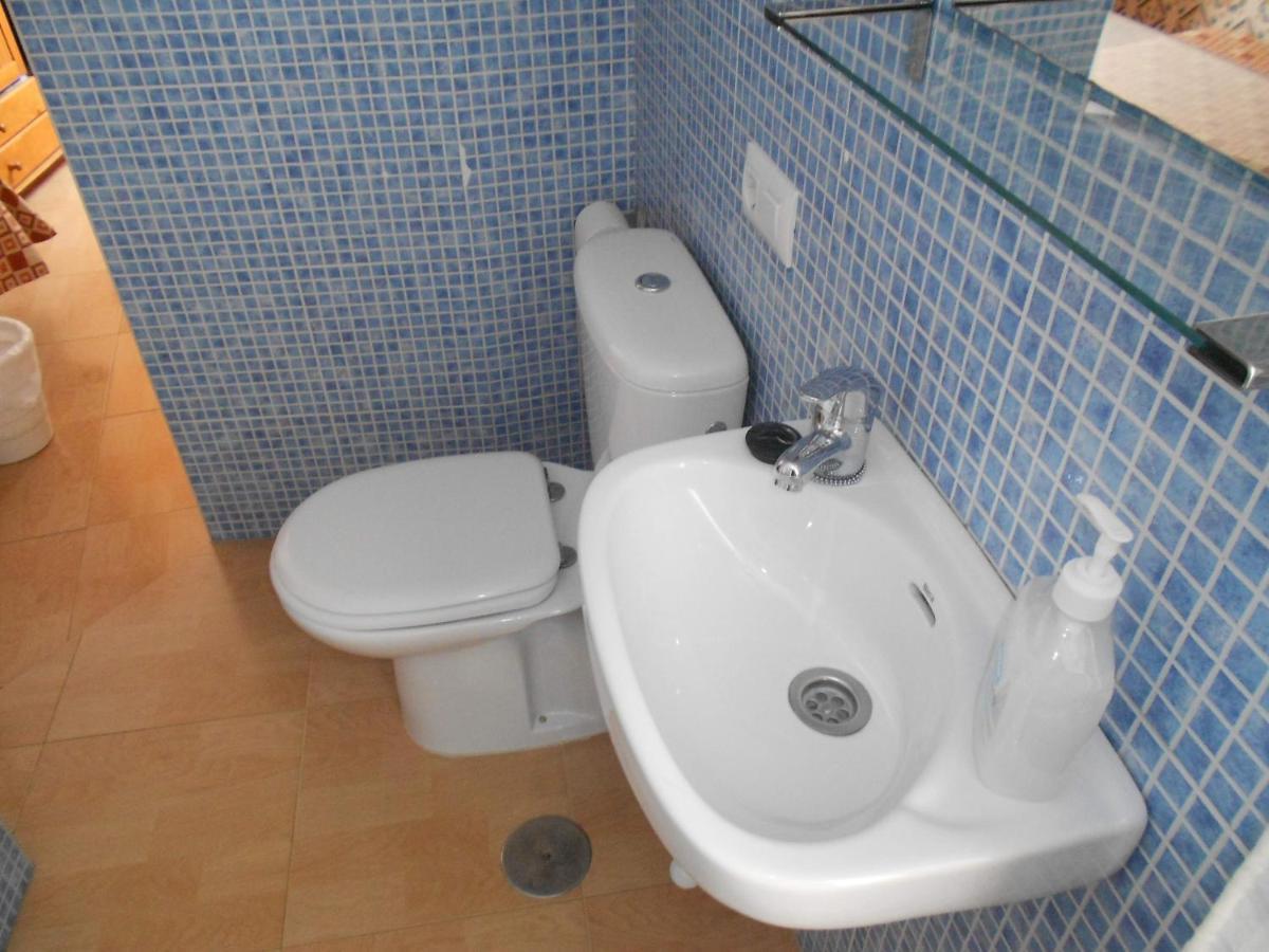 Single Room Private Bathroom