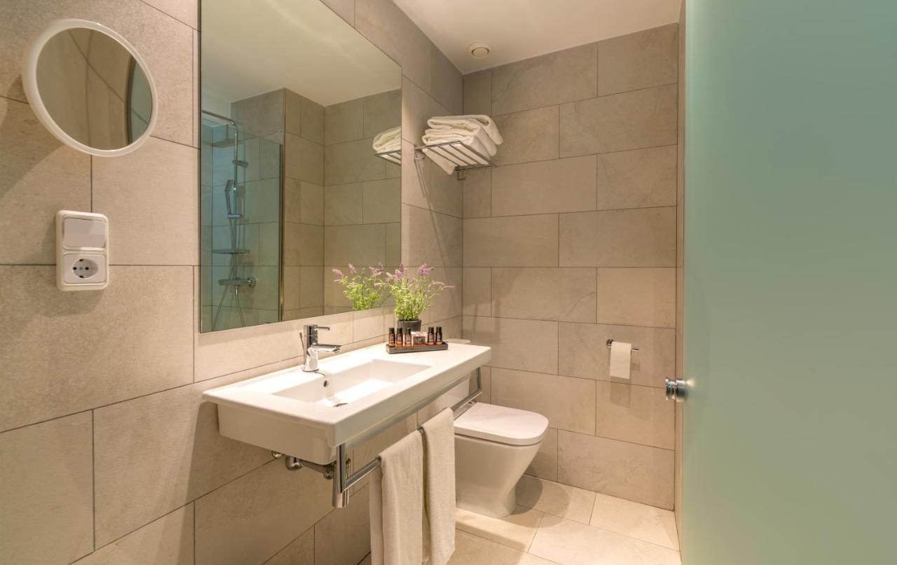 Double or Twin Room Sea View