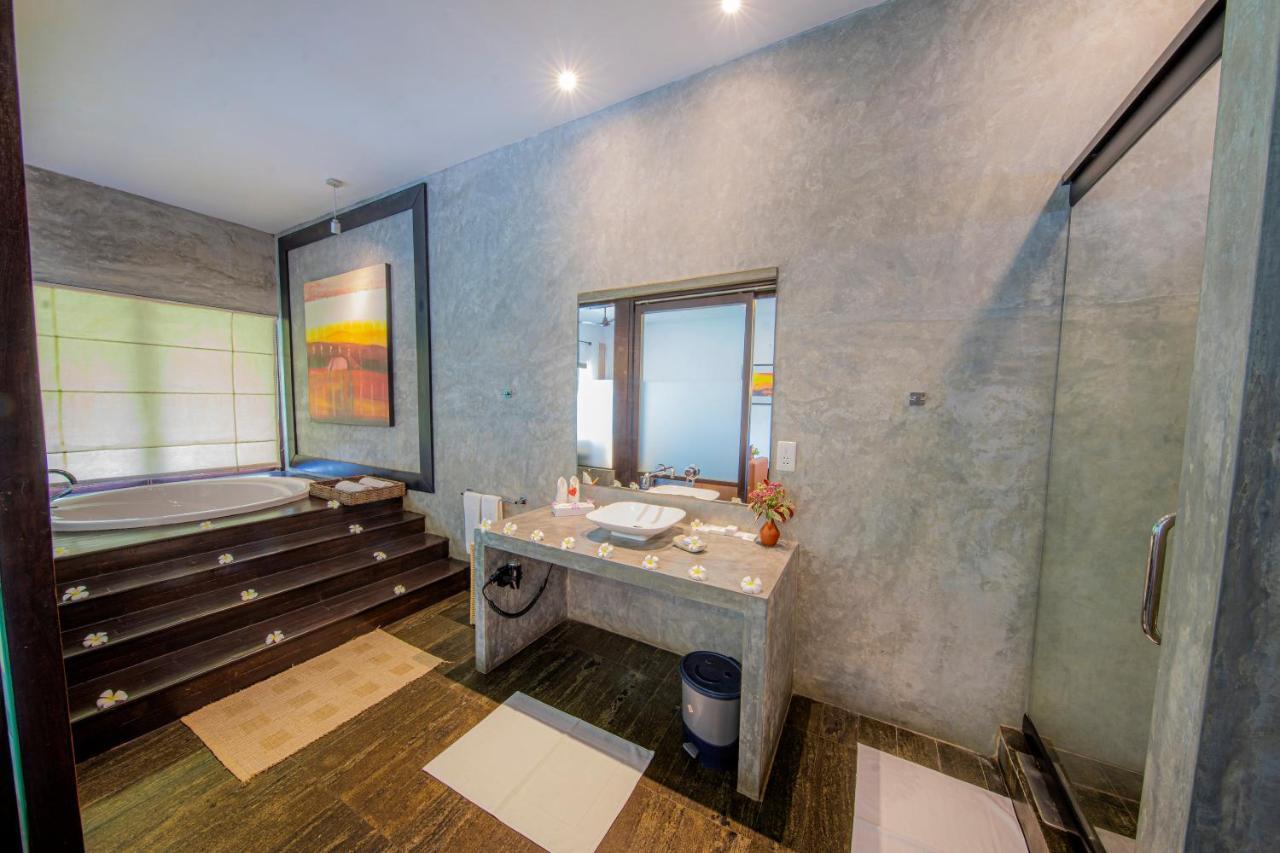 Deluxe Double Room Ocean View Balcony