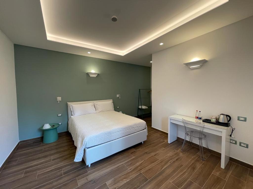 Deluxe Queen Room,1396873160:JPEG