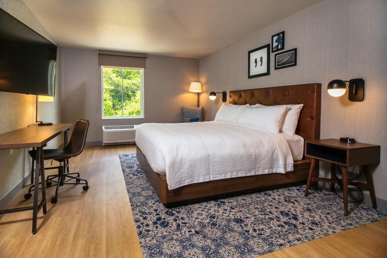 Traditional King Room