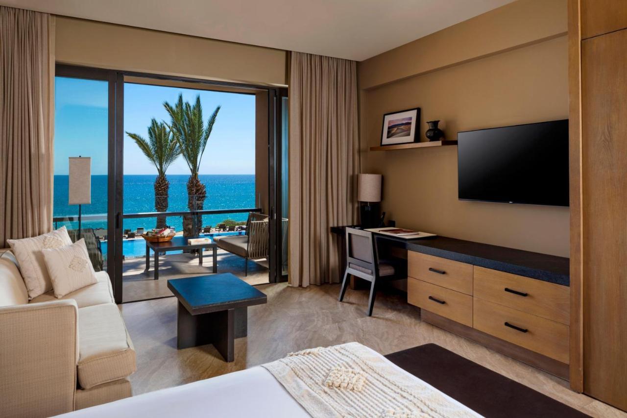 Deluxe King Room Ocean View