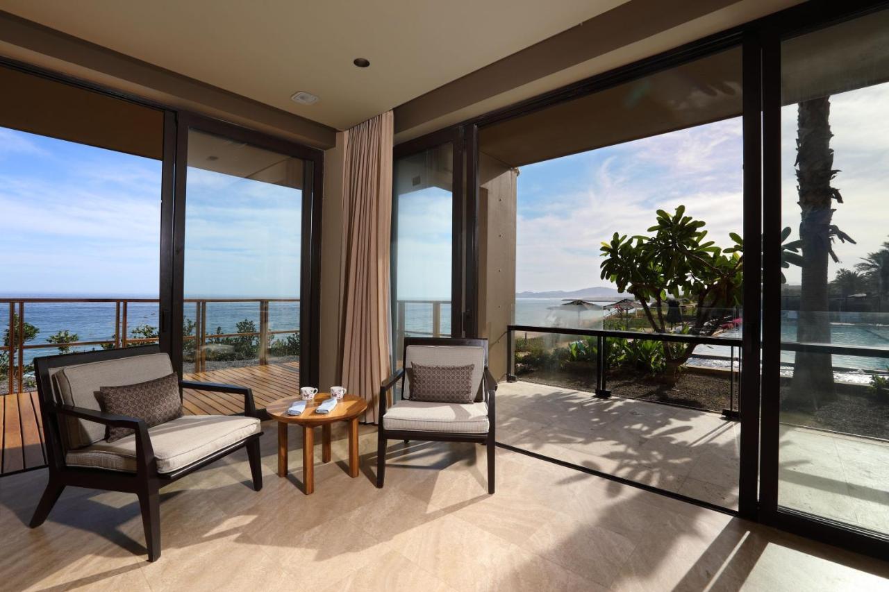 JW Umey Suite Sofa Bed Balcony Oceanfront