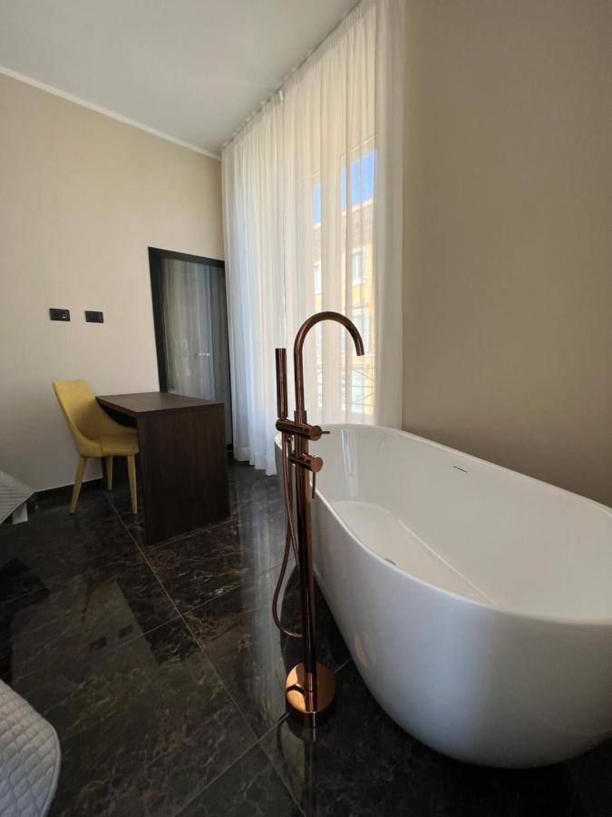 Deluxe Double Room Bath