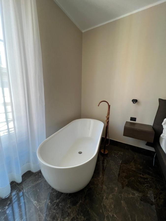 Deluxe Double Room Bath