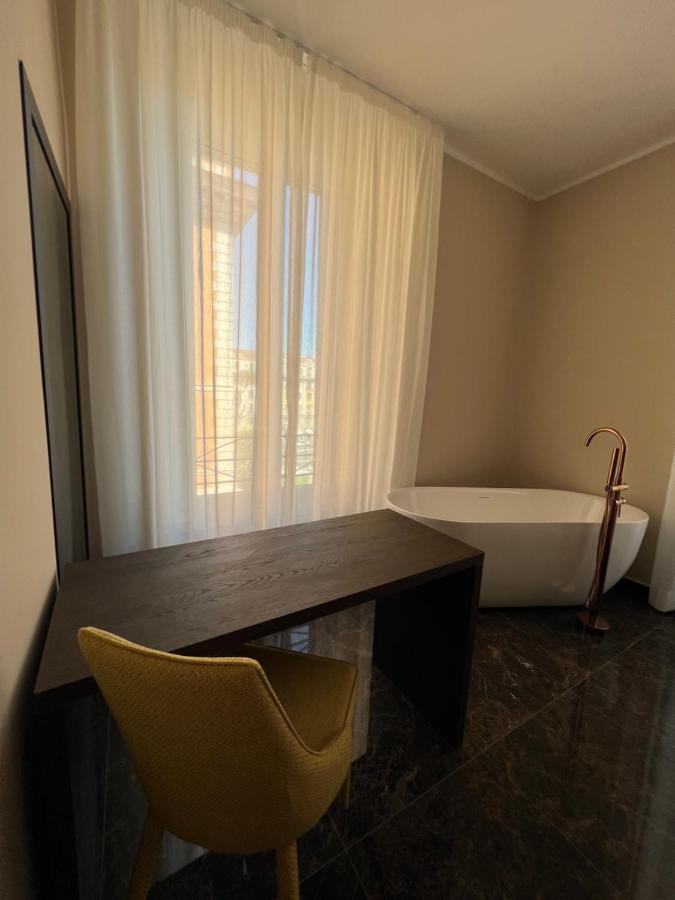 Deluxe Double Room Bath