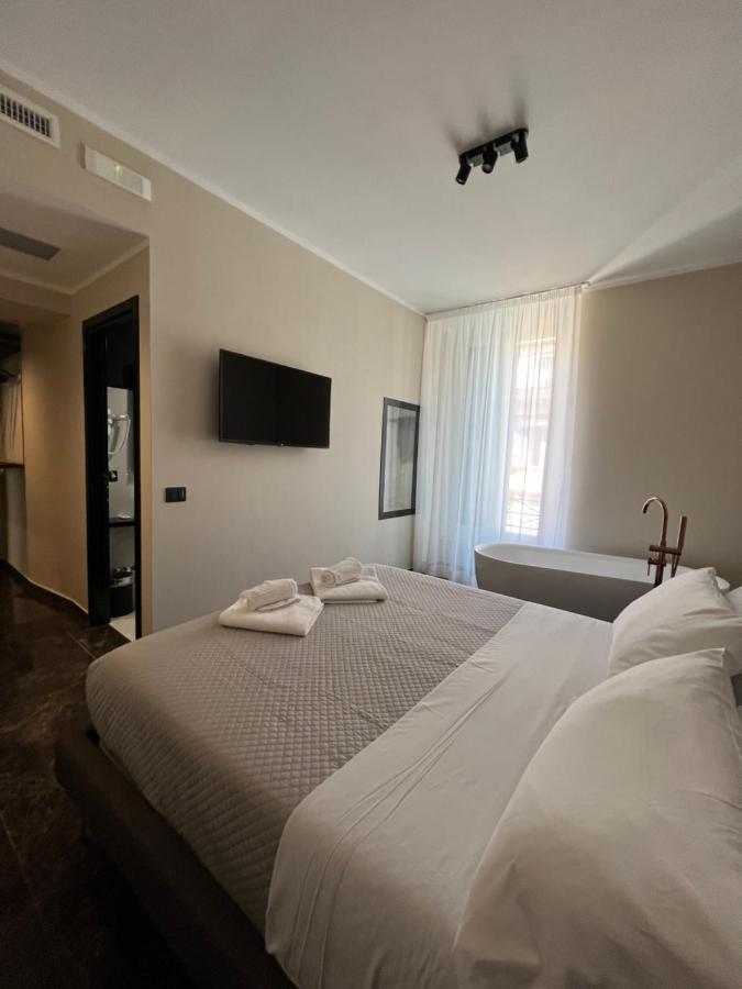 Deluxe Double Room Bath