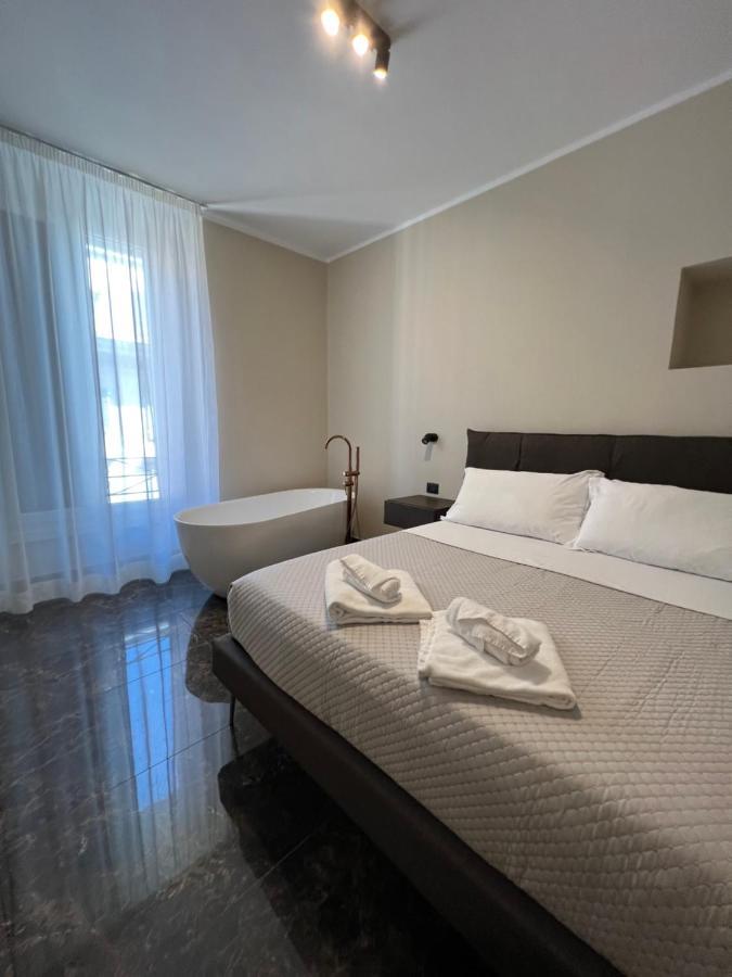 Deluxe Double Room Bath
