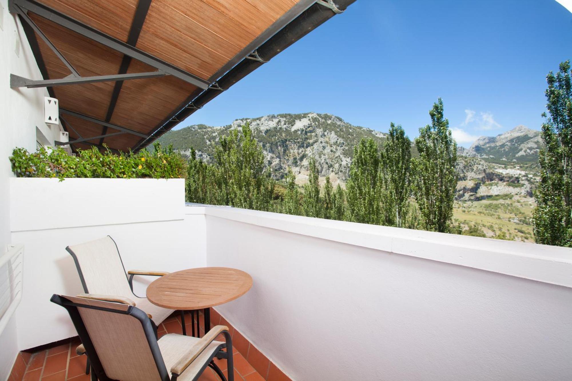 Double or Twin Room Mountain View