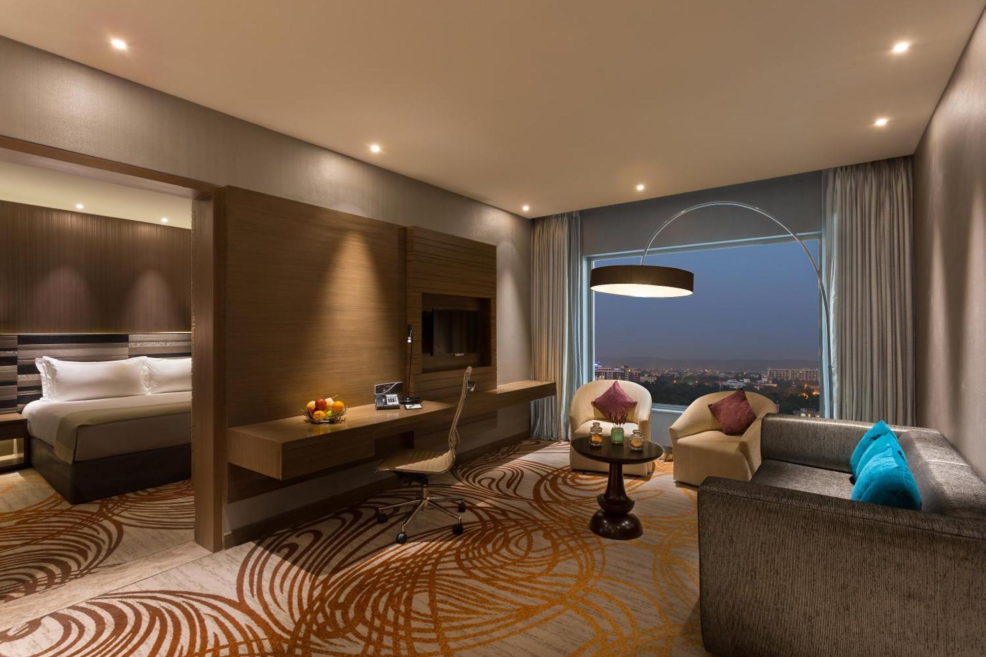 King Suite,1440606562:JPEG