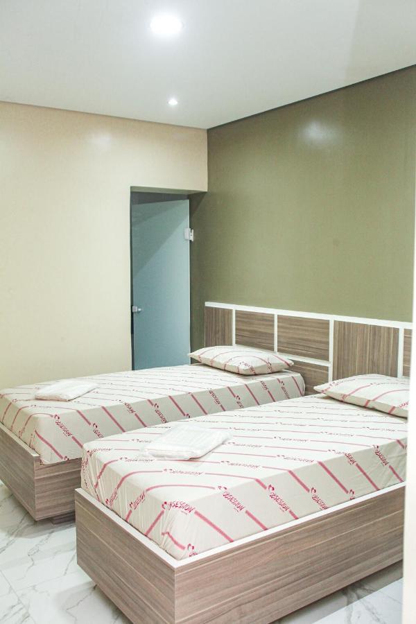 Quarto com 2 Camas de Solteiro
