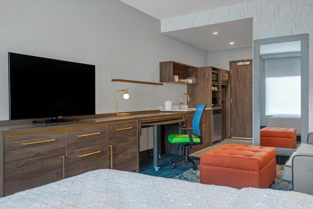 Queen Studio Suite with Sofa Bed