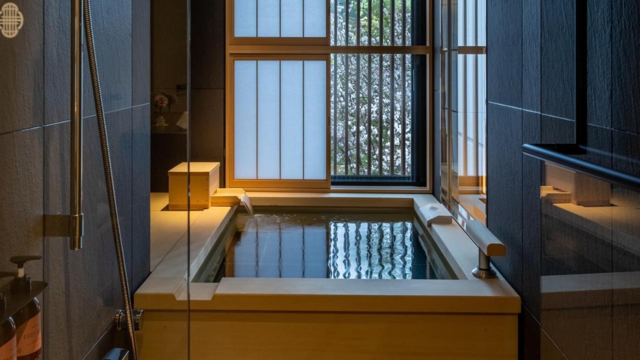 Premium Suite Hot Spring Bath