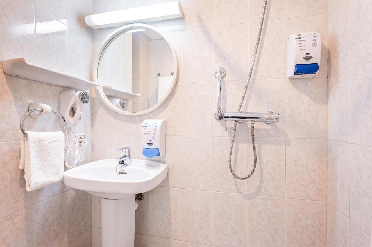 Budget Single Room,1493531011:JPEG