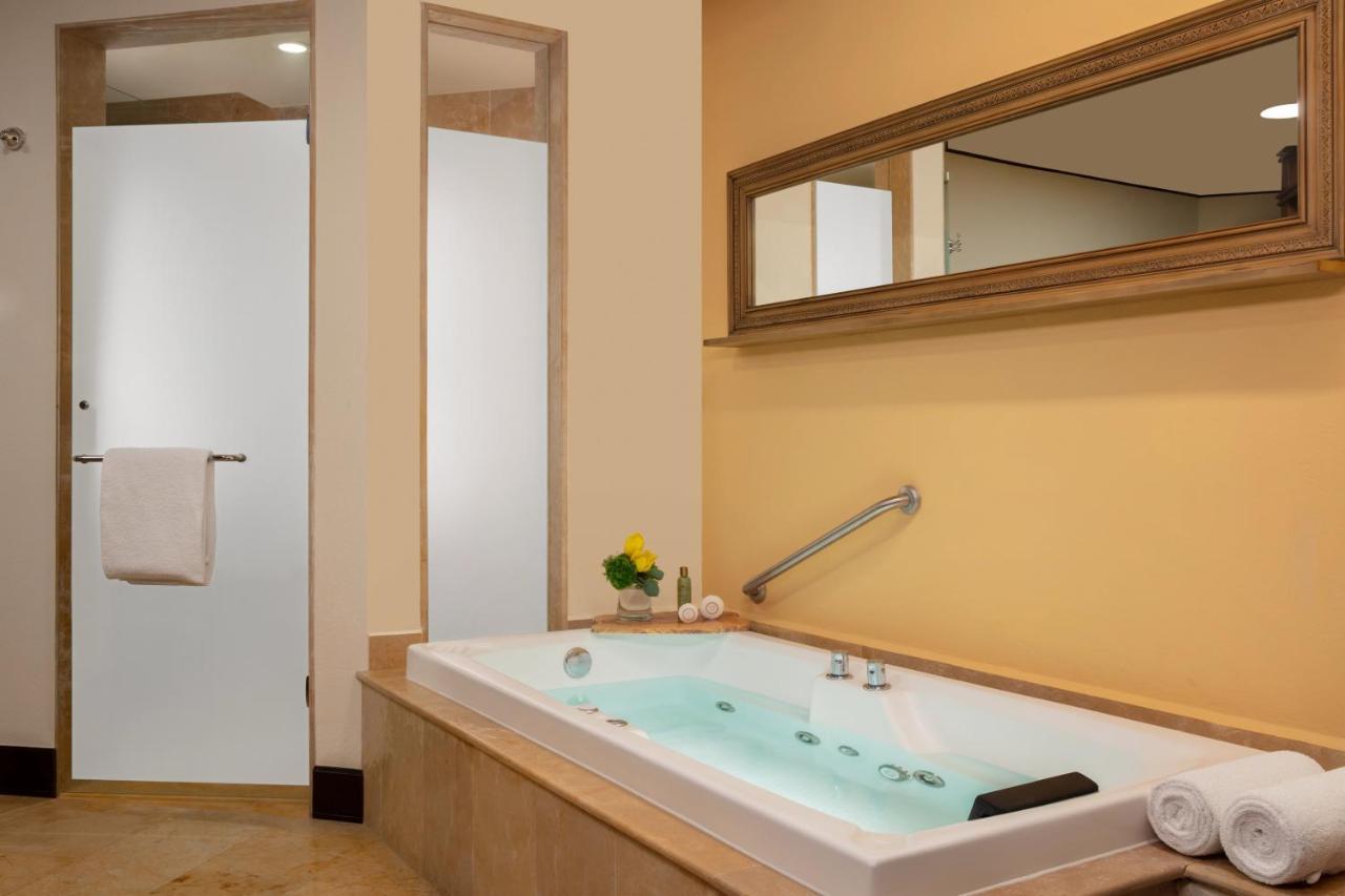 Premium Deluxe Tropical Garden View Whirlpool Double bed