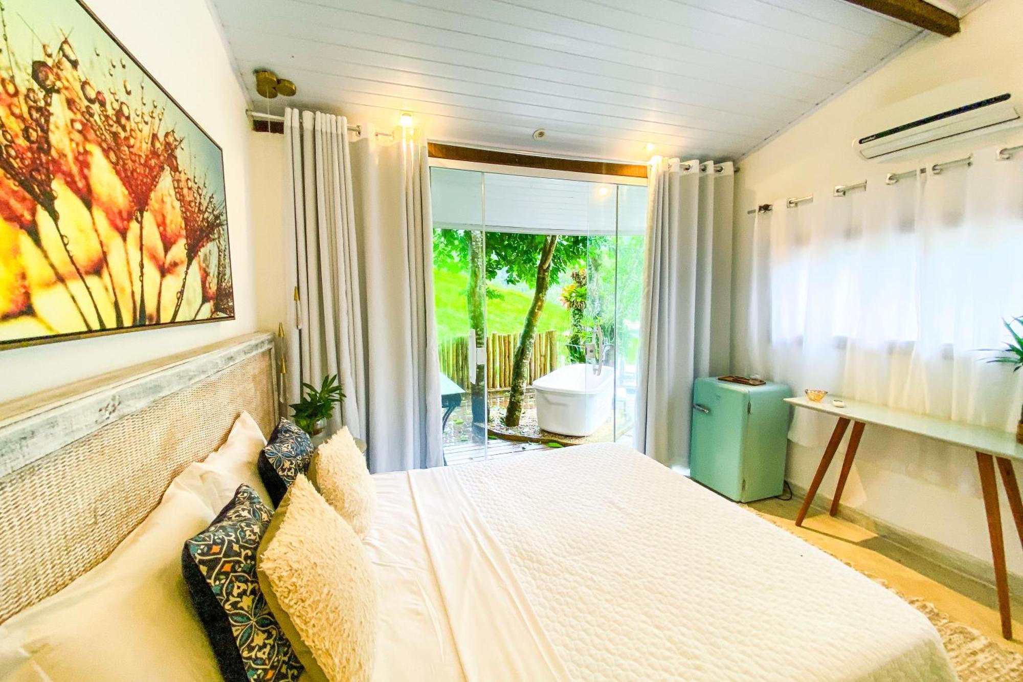 Quarto com Cama Queen-Size e Ofurô