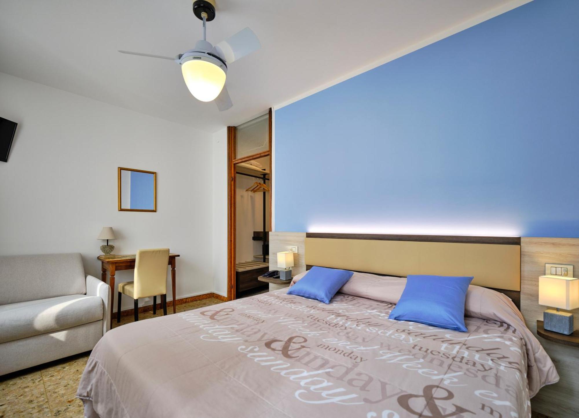 Double or Twin Room Lake View