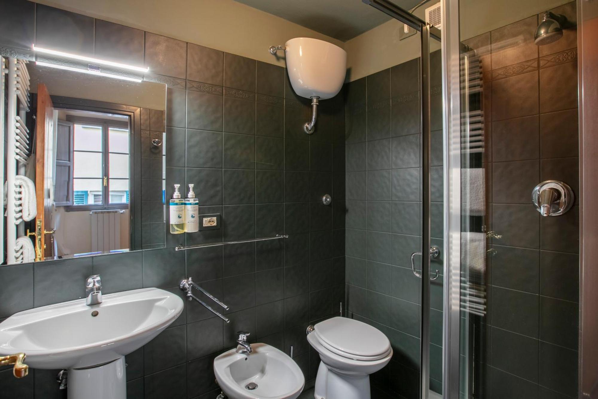 Large 2 Bedroom Apartment,Terrace and Sofa Bed - Duplex