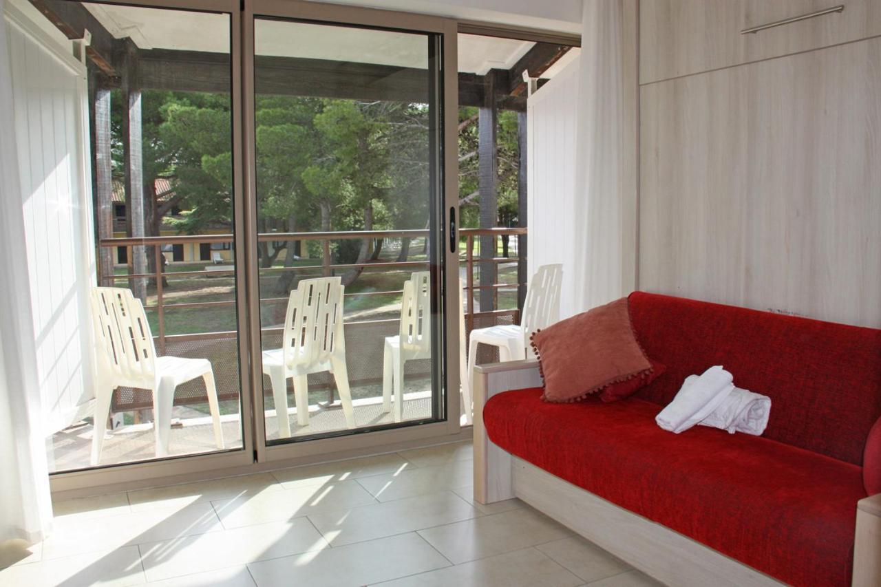 Three-Bedroom Apartment,1075796041:JPEG
