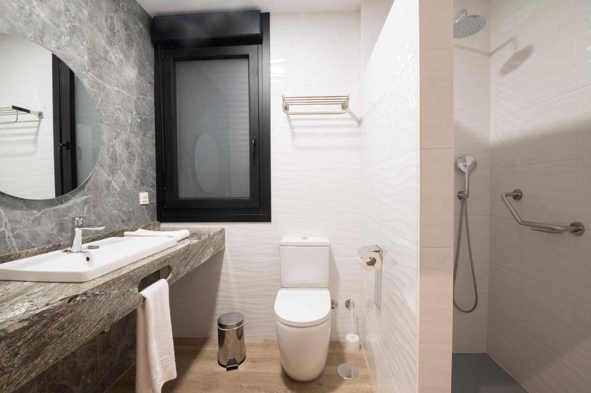 Deluxe Double or Twin Room Balcony