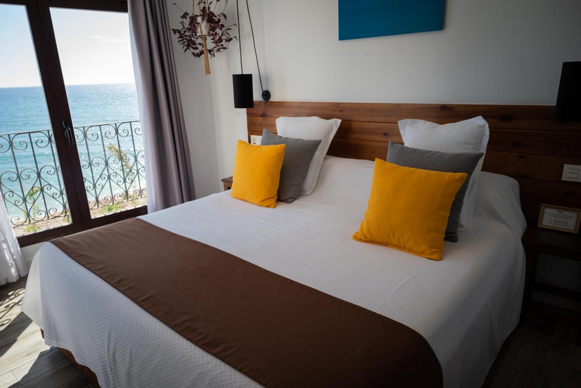 Double or Twin Room Sea View