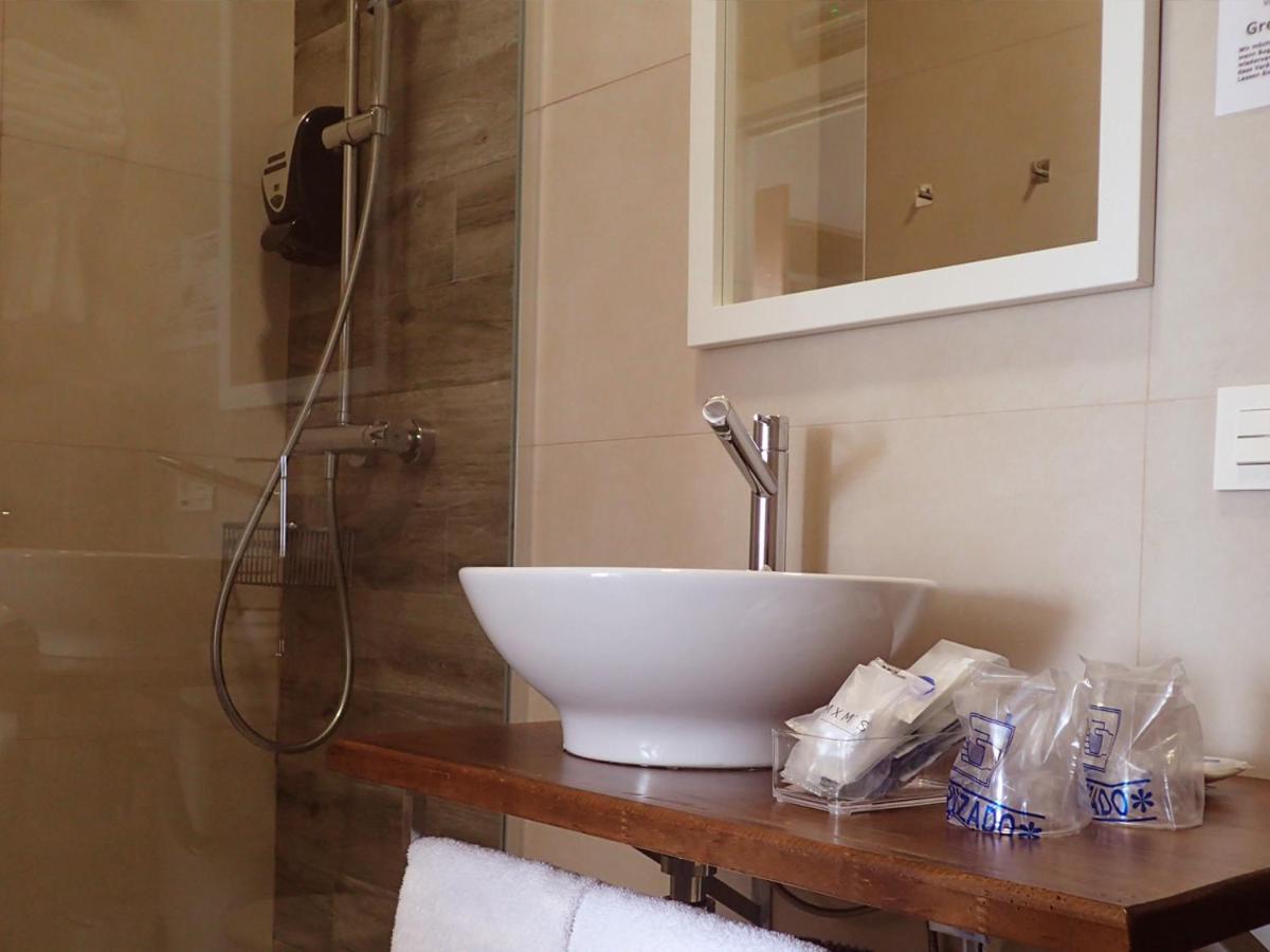 Double or Twin Room Sea View