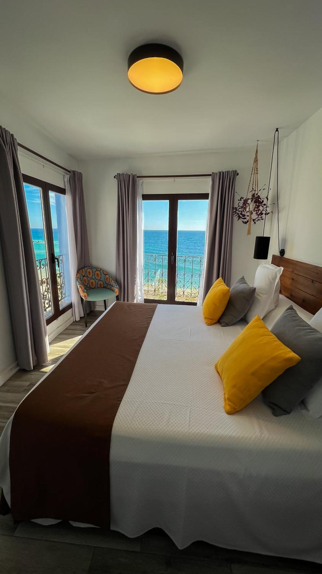 Double or Twin Room Sea View