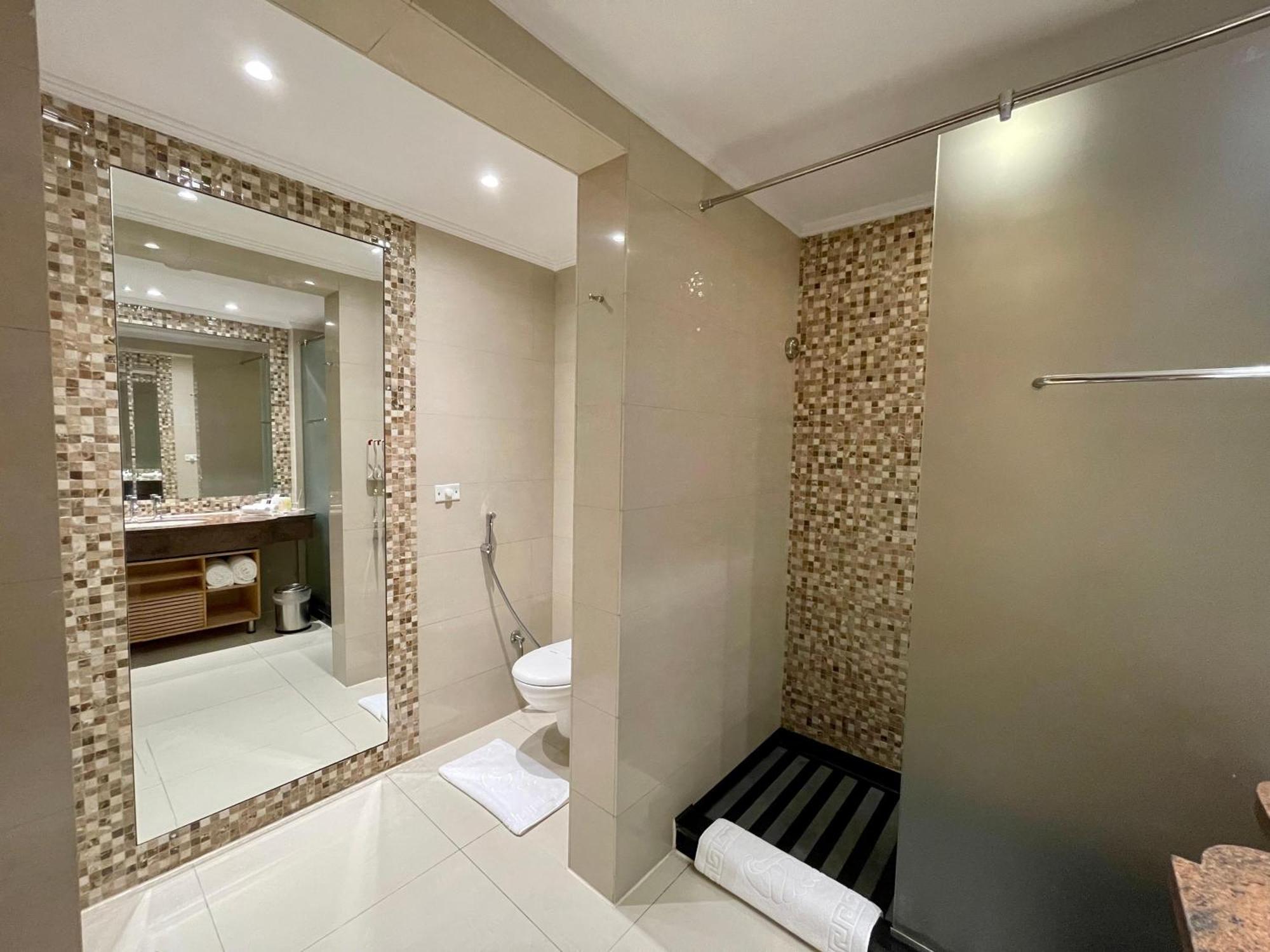 Quarto King Standard com Vista da Piscina