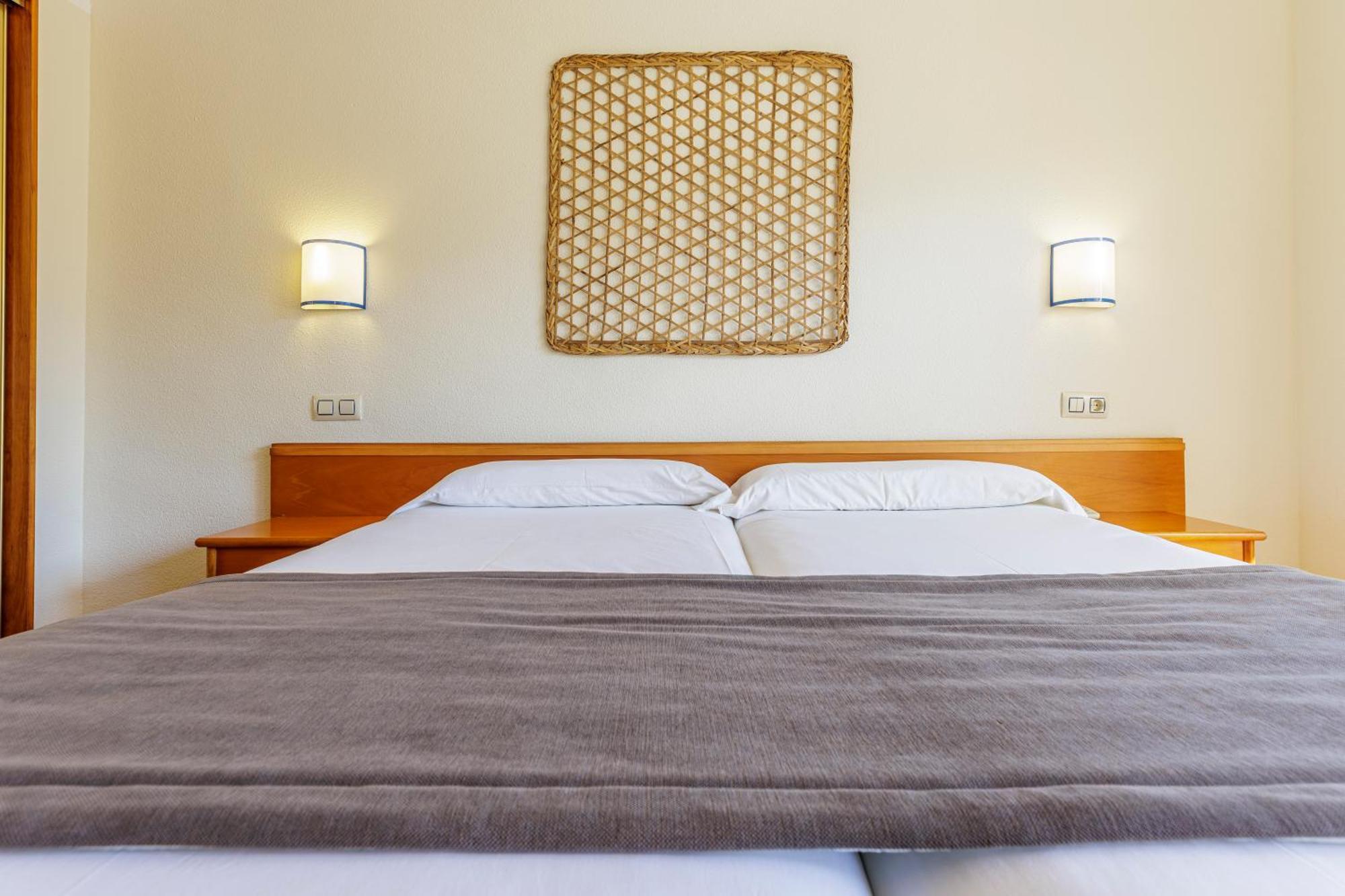 Basic Twin Room
