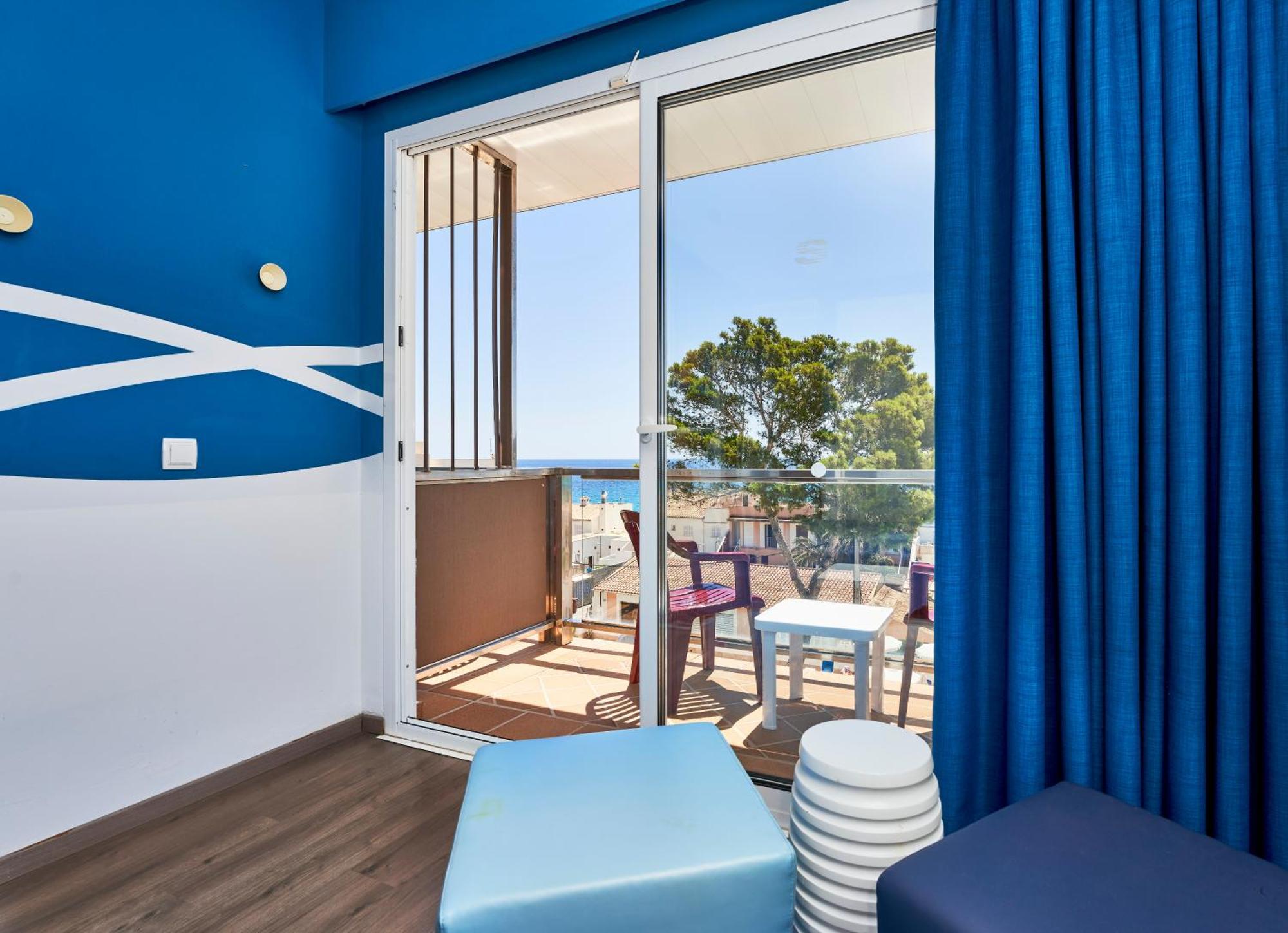 Twin Room Sea View