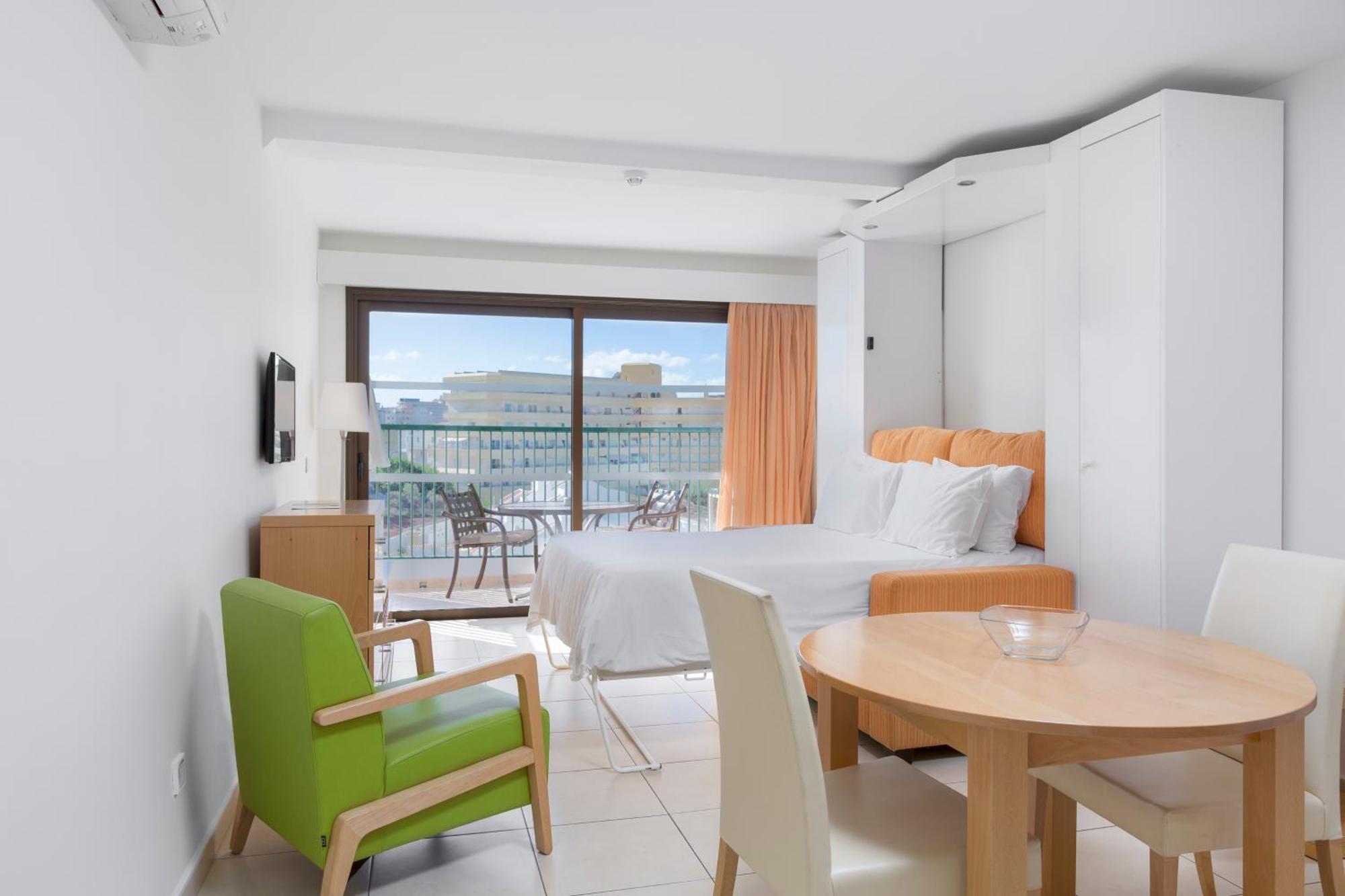Studio Apartment