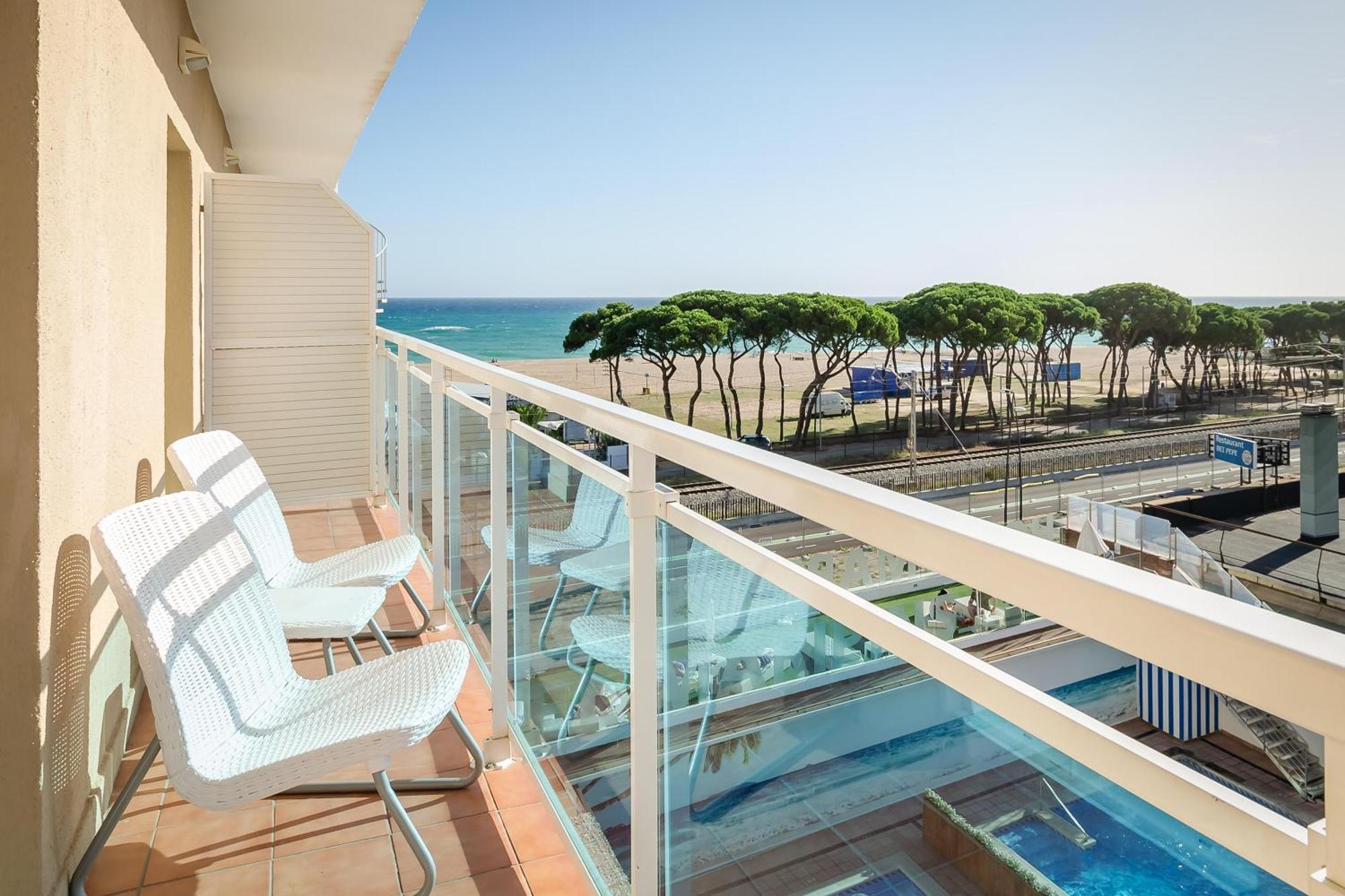 Triple Room Pool View