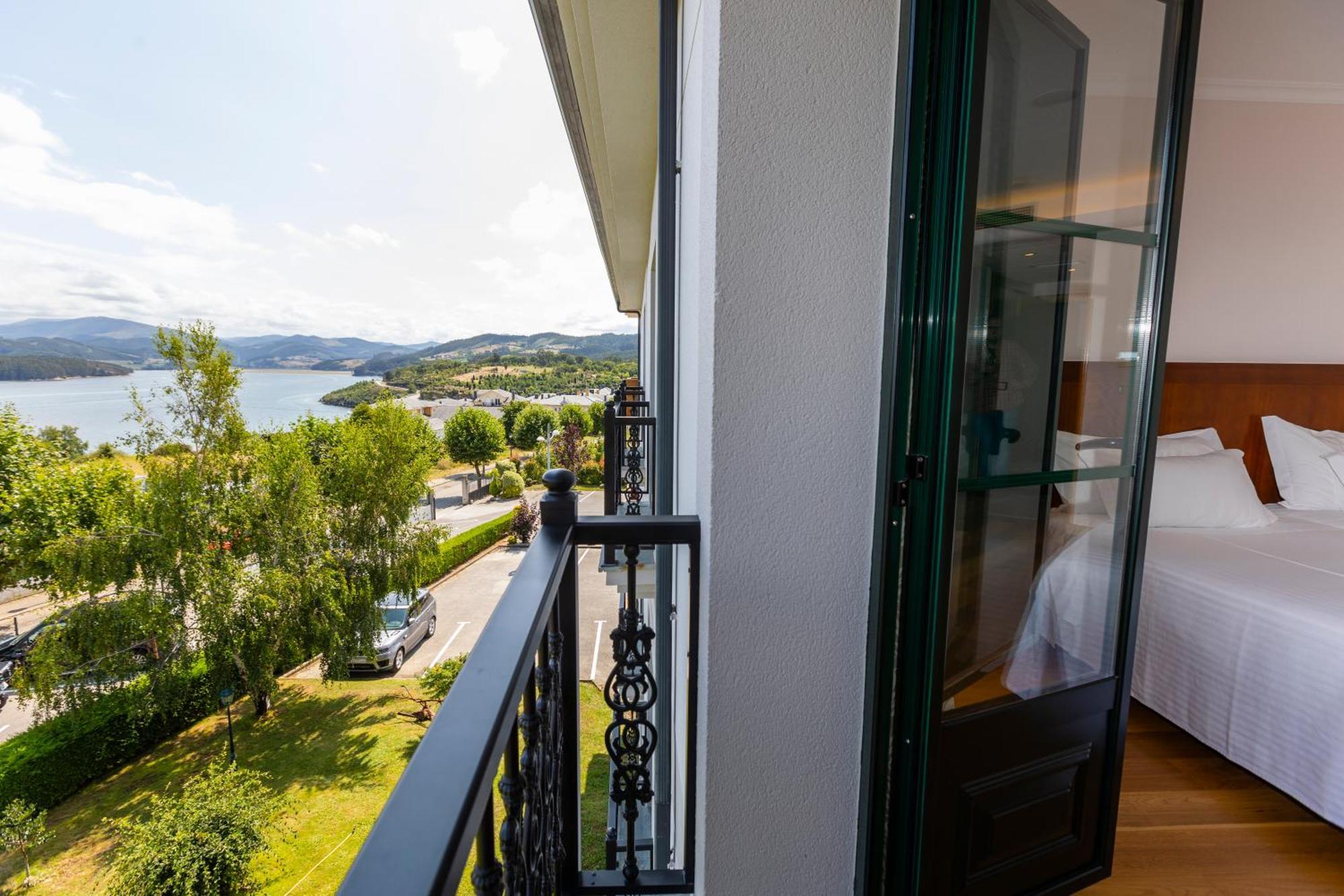 Double or Twin Room Balcony