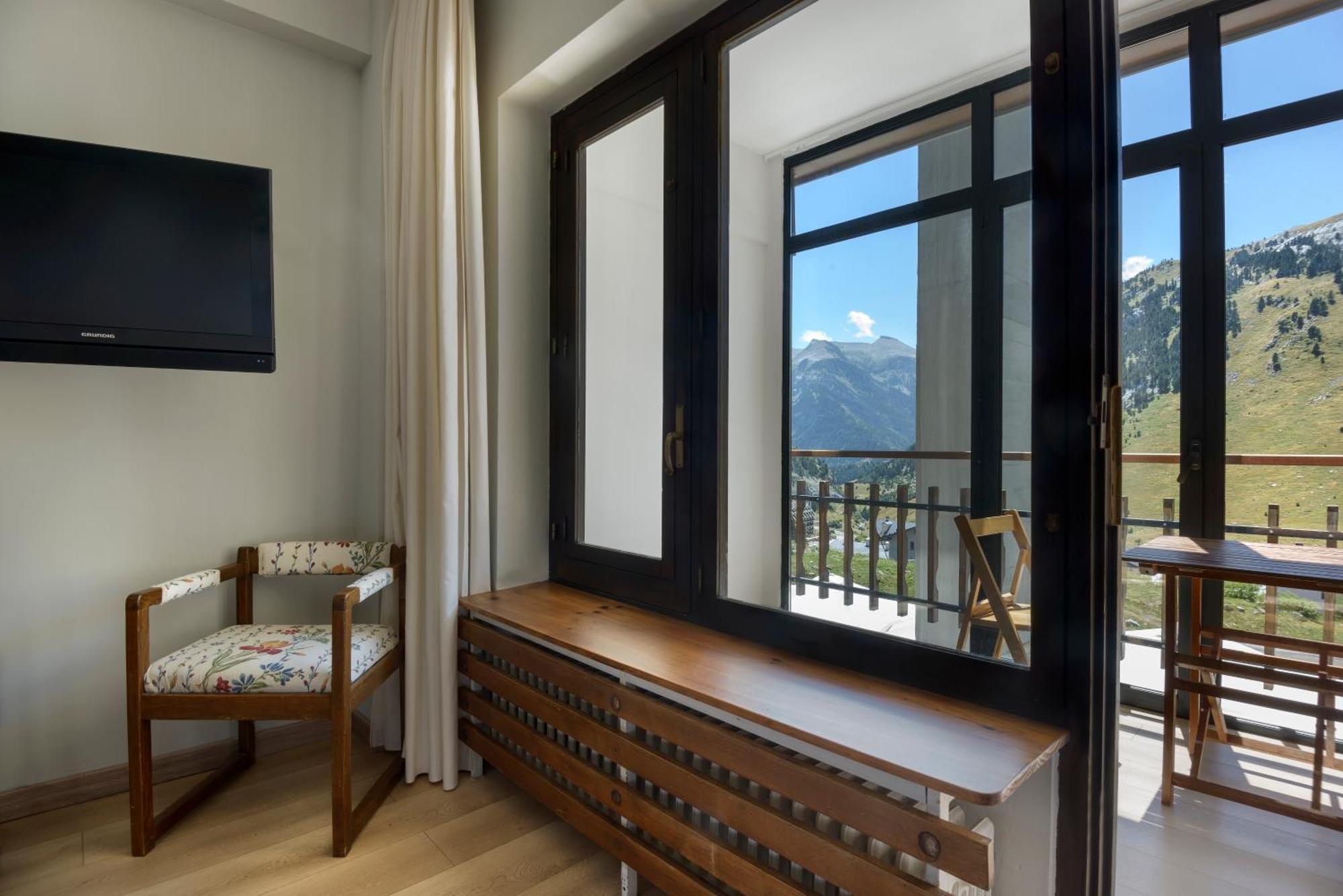 Superior Double Room Mountain View