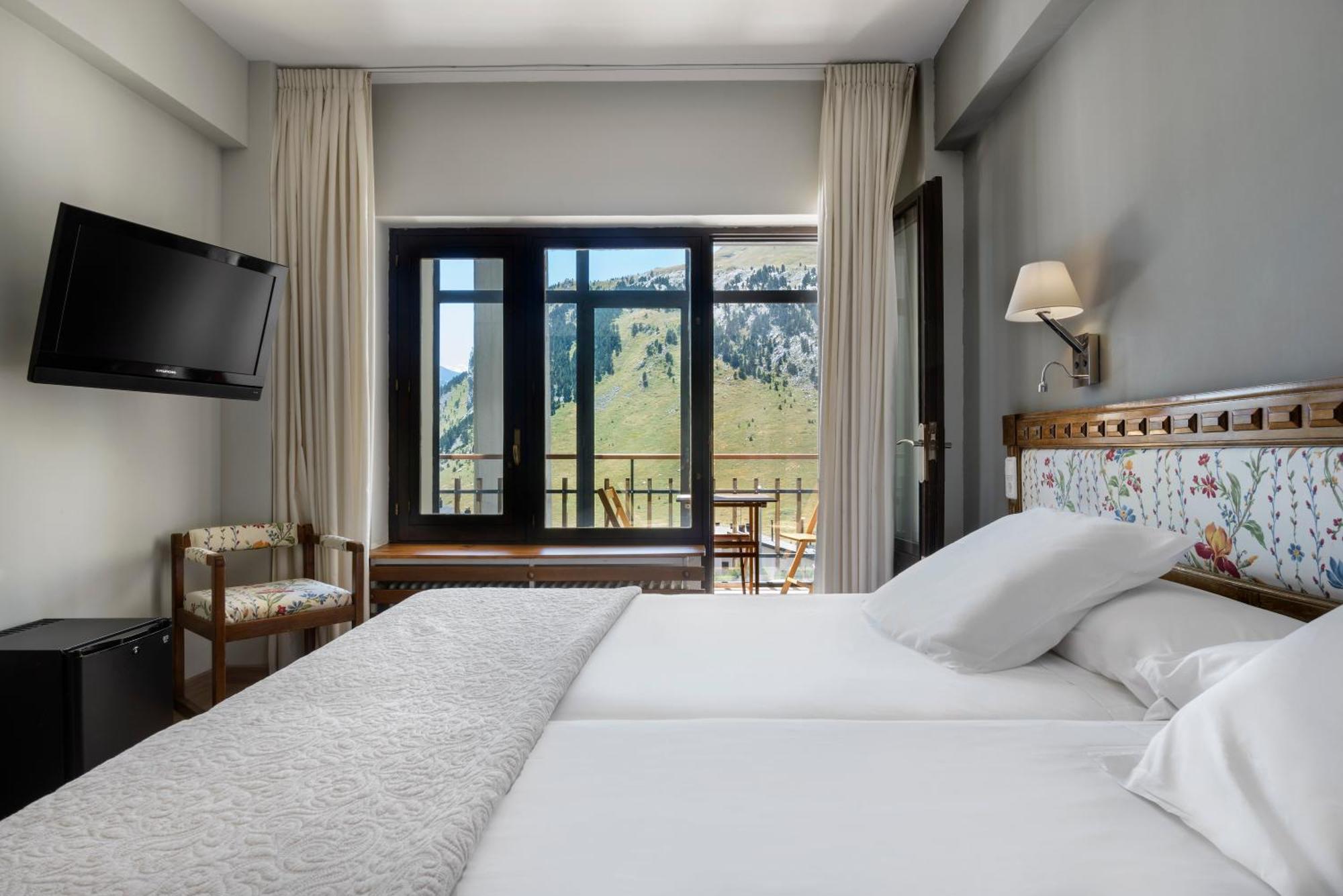Superior Double Room Mountain View