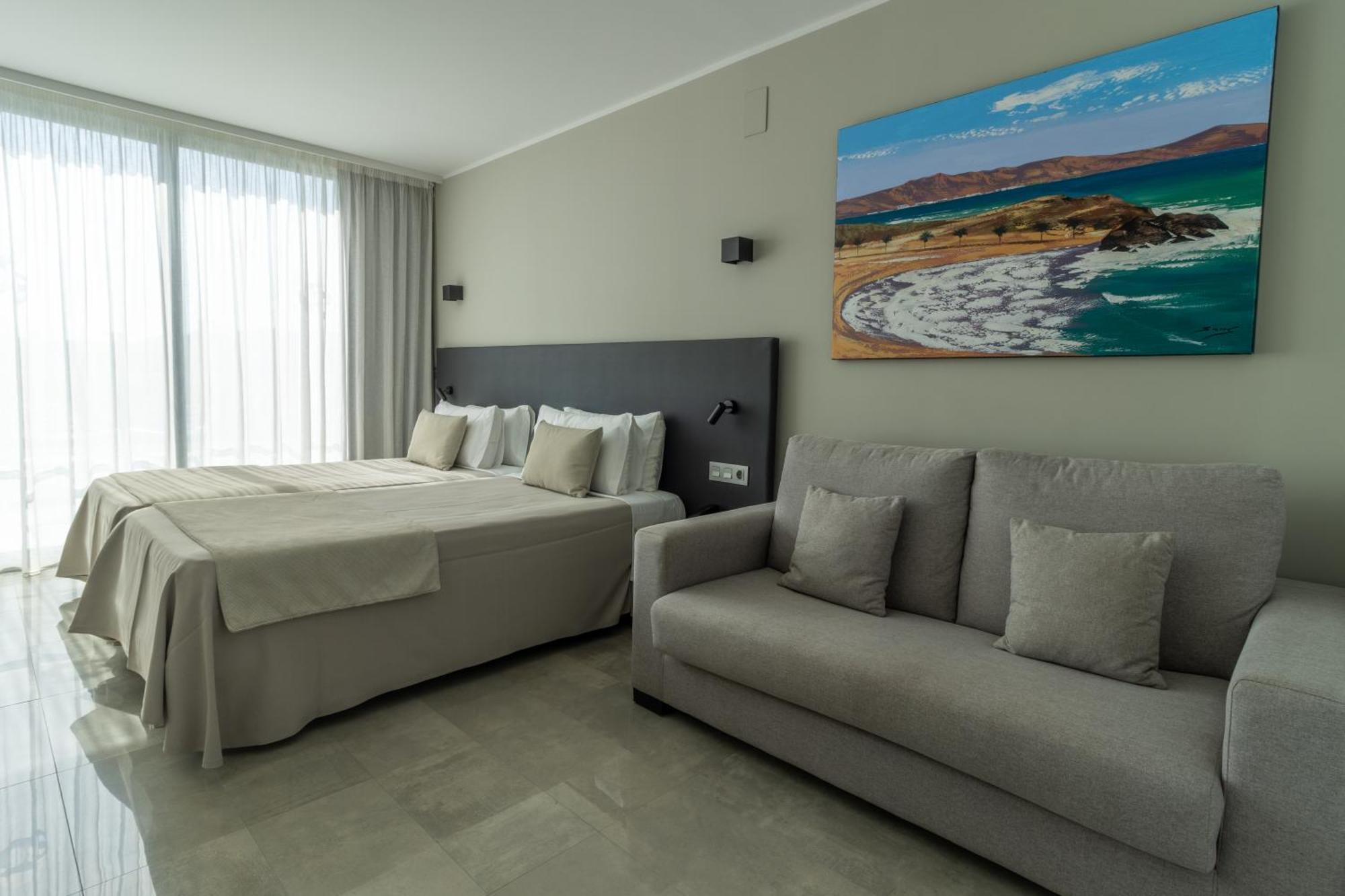 Level Deluxe Twin Room Sea View