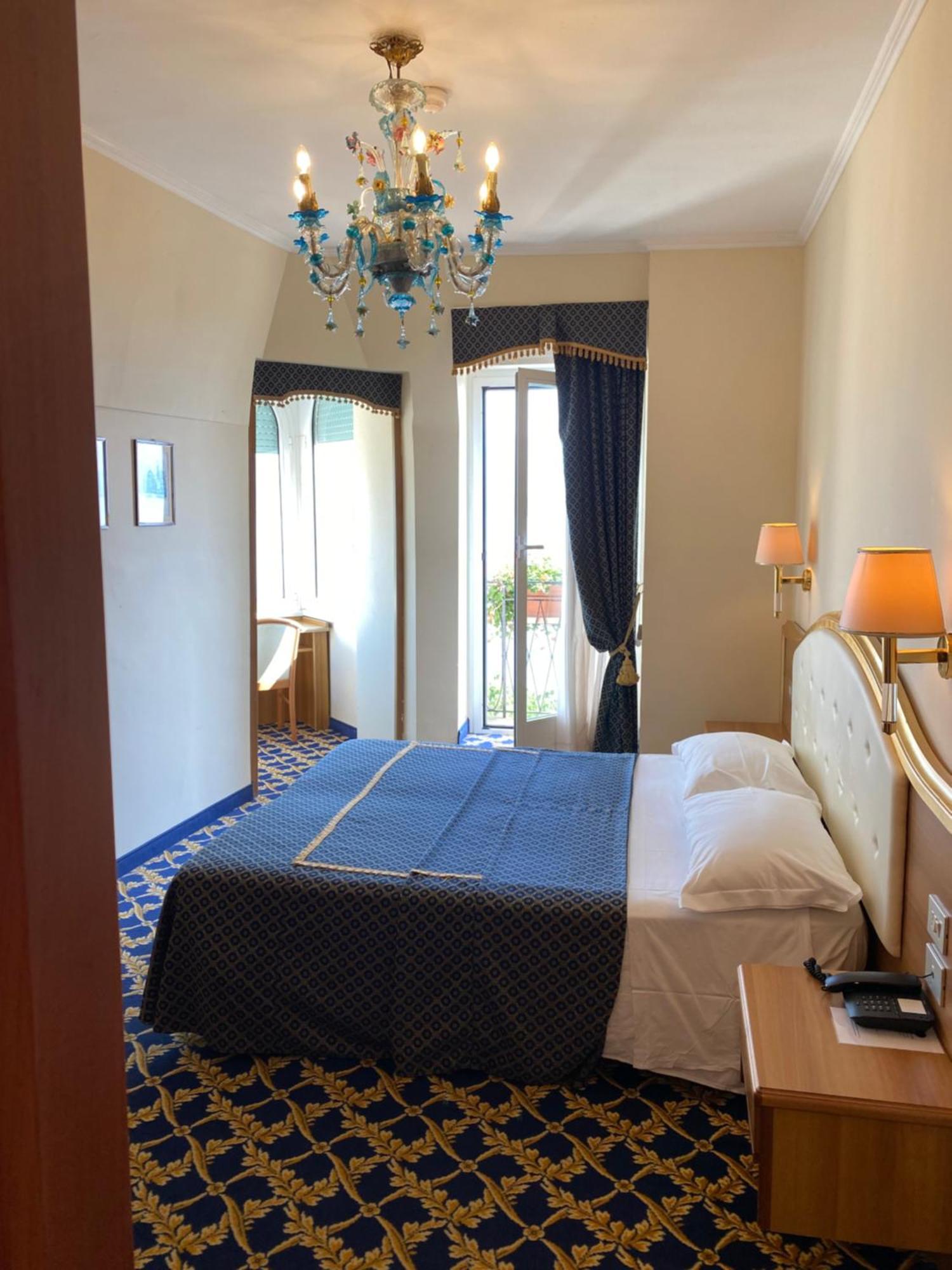 Double or Twin Room Lake View