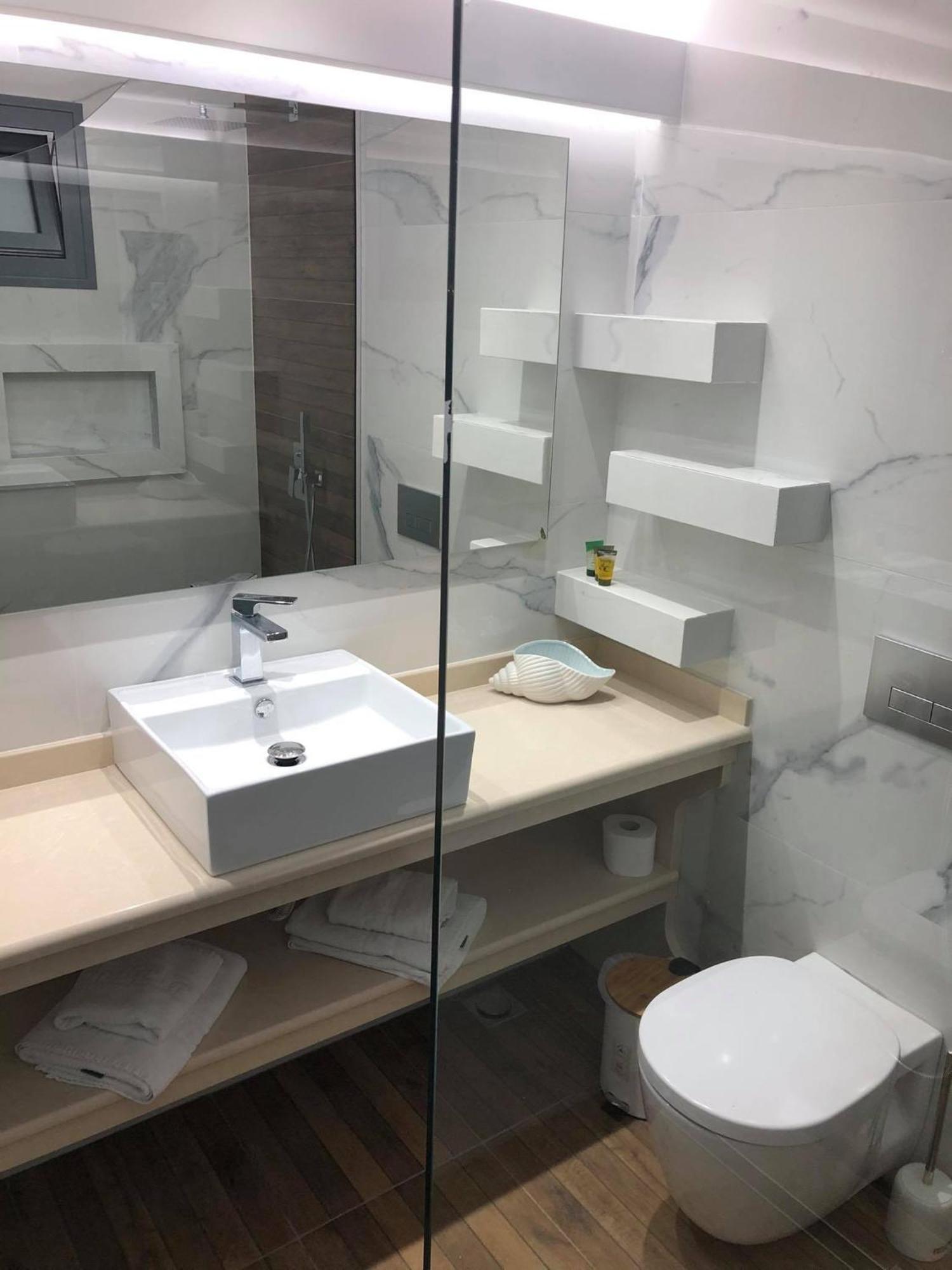 Queen Room Spa Bath