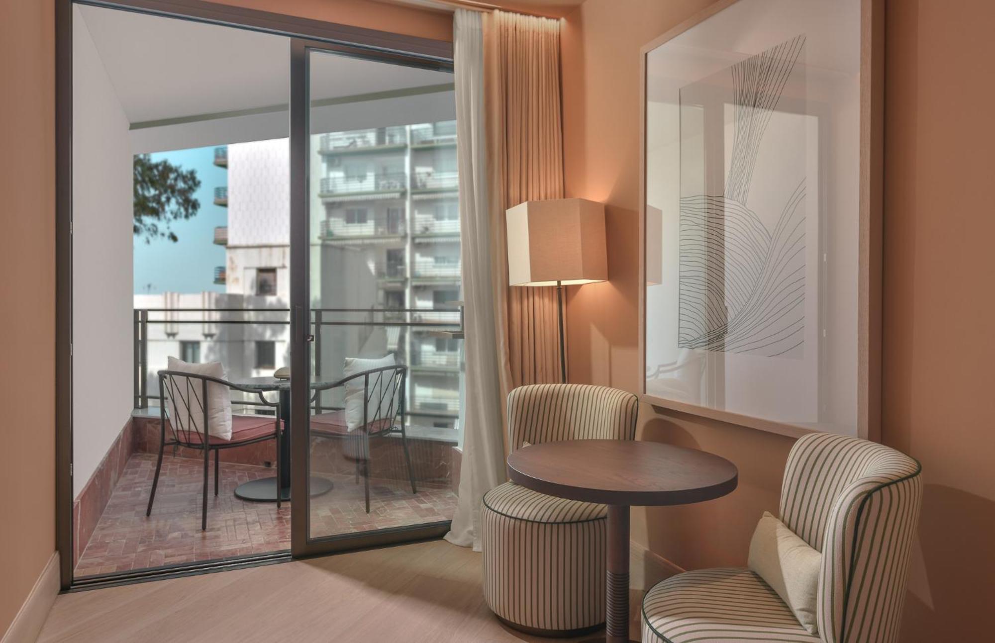 Quarto com Cama de Casal ou 2 de Solteiro e Terraço
