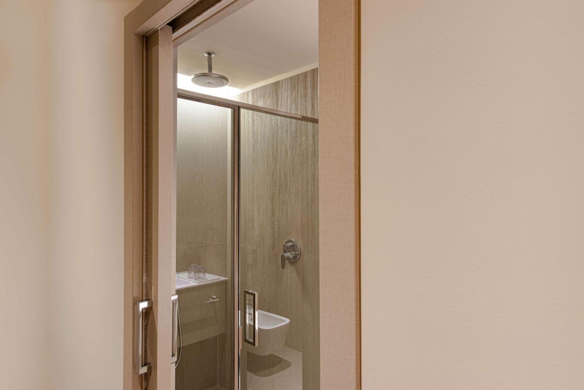 King Room with Courtyard View,1557302518:JPEG