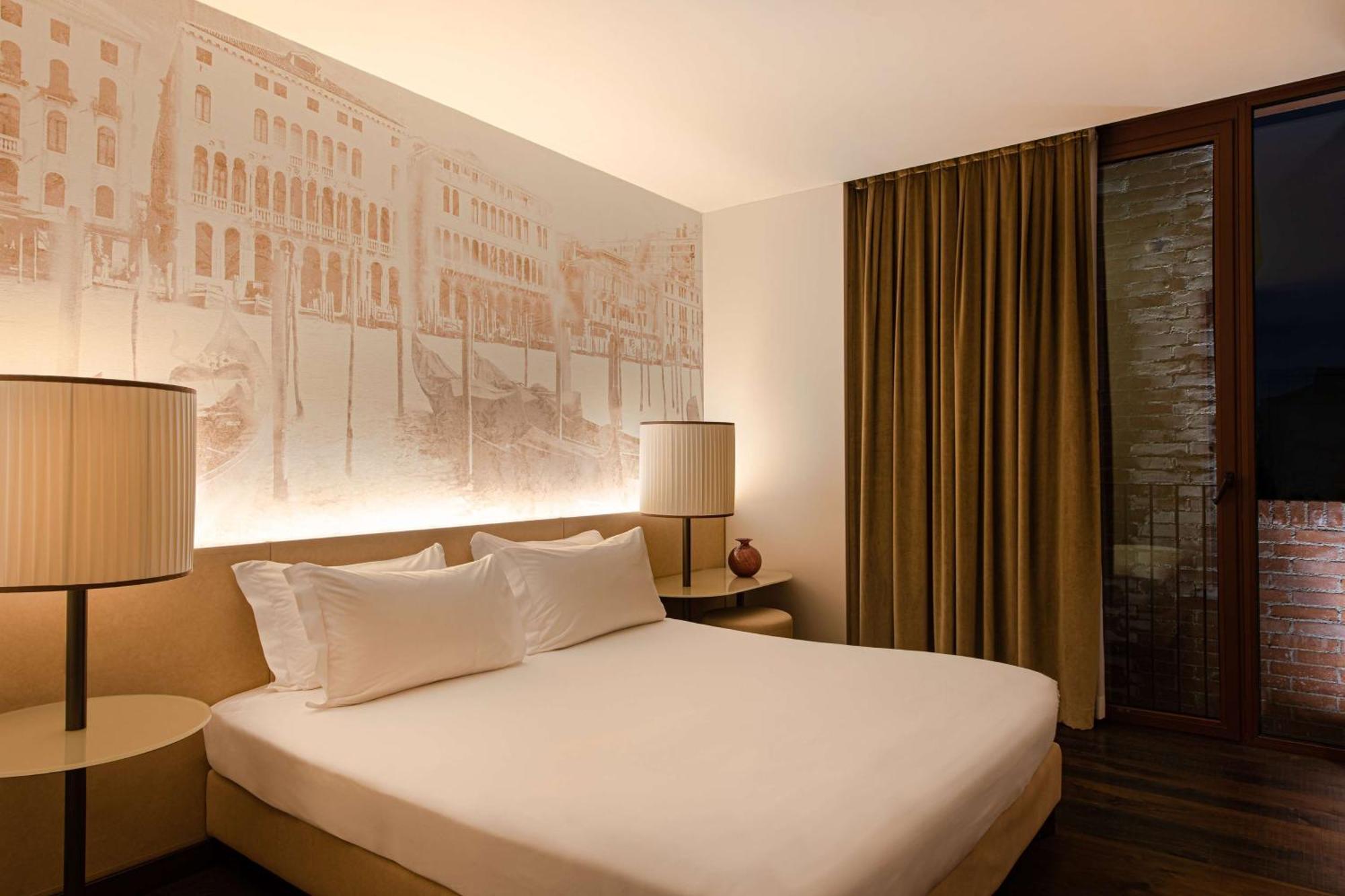 King Room,1557302518:JPEG