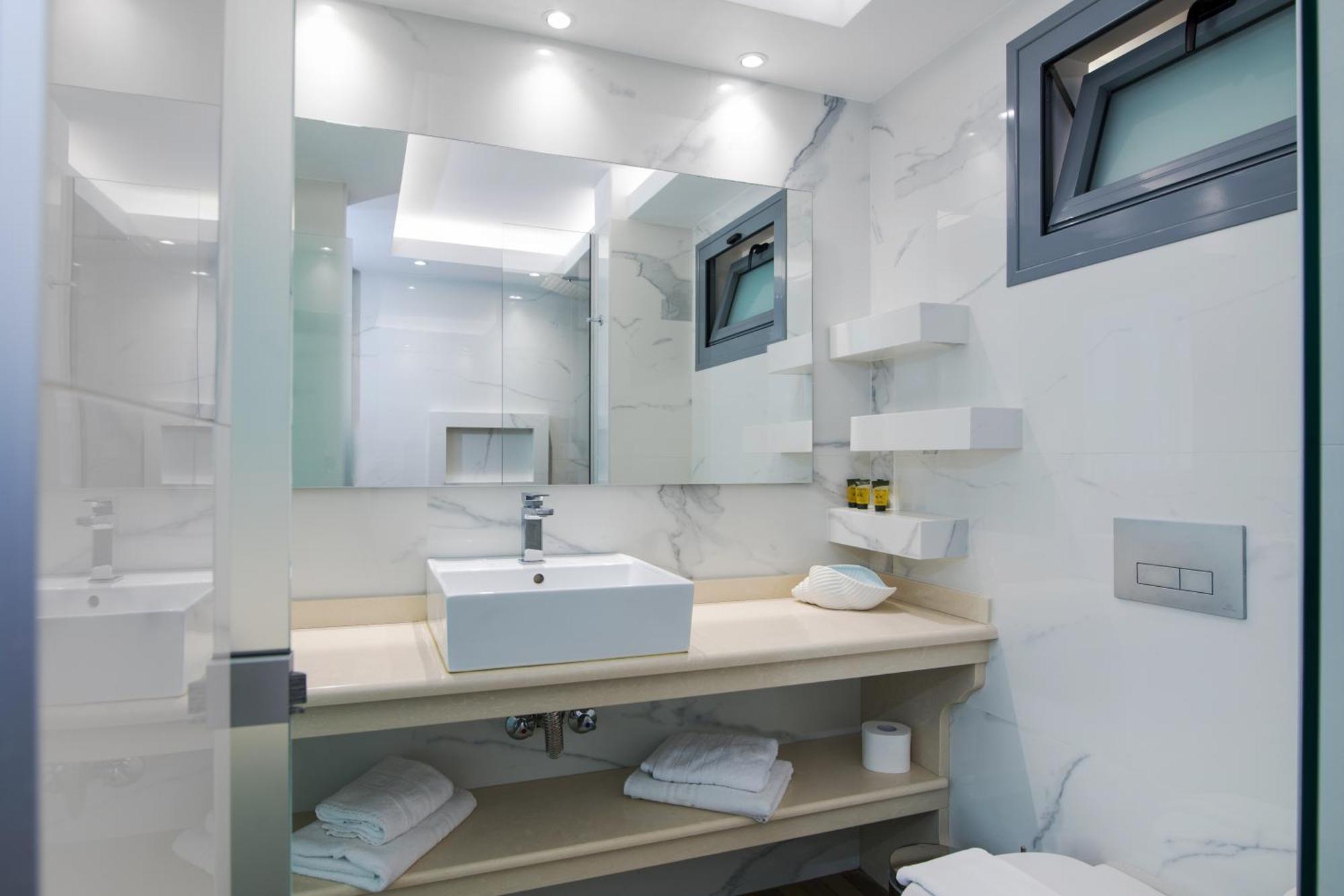 Queen Room Spa Bath