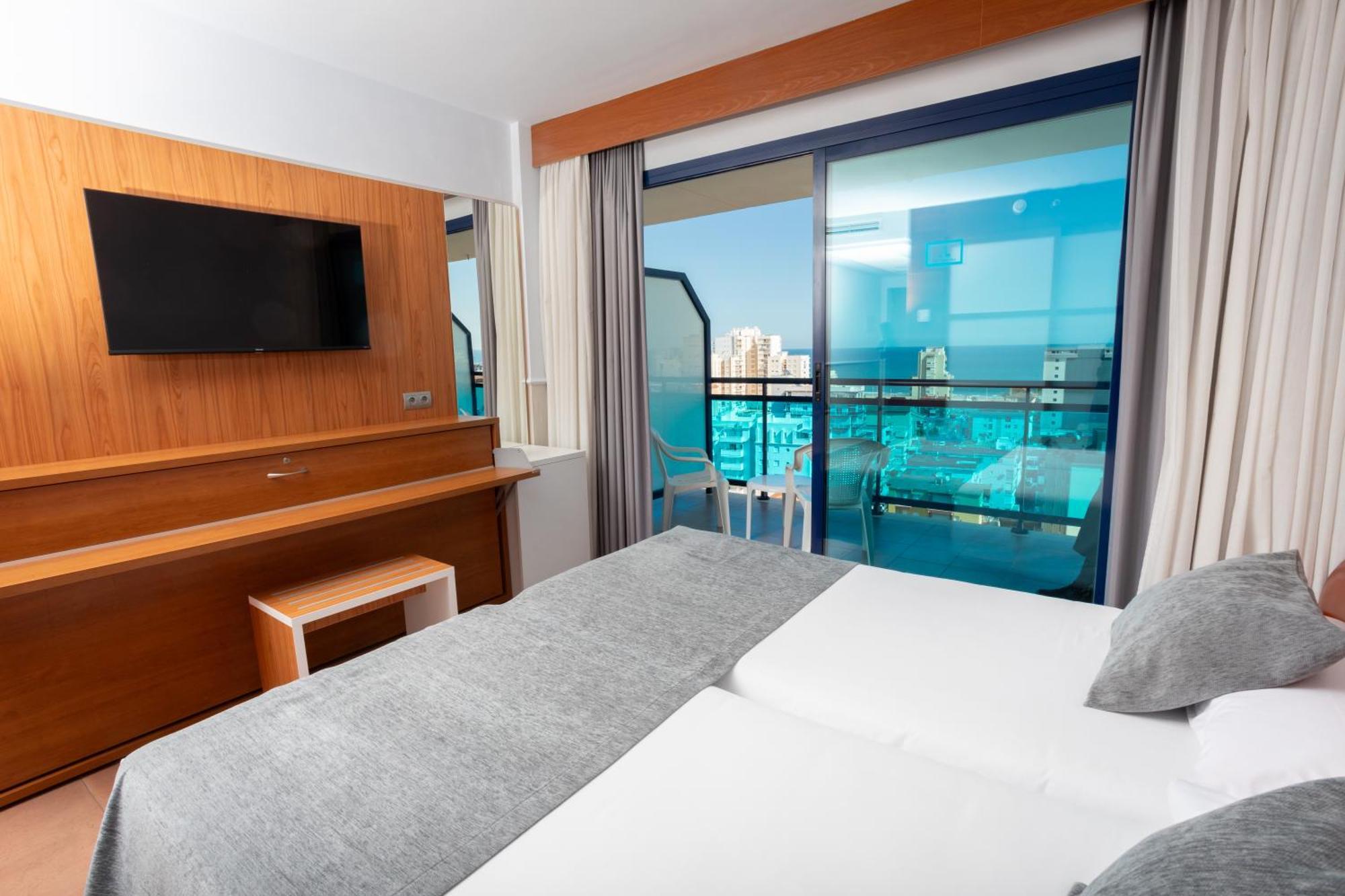 Standard Twin Room Sea View