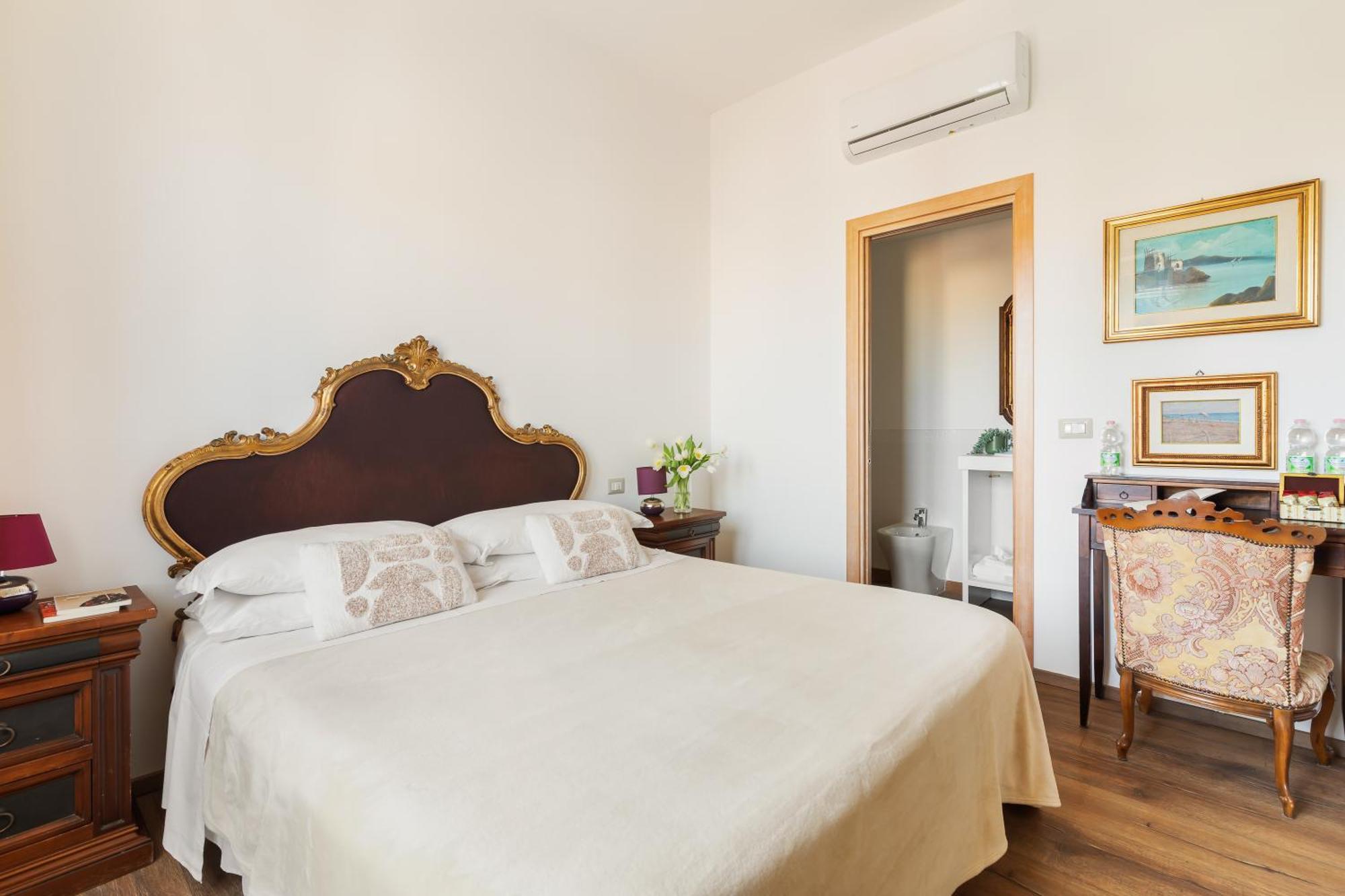 Deluxe Double Room Side Sea View