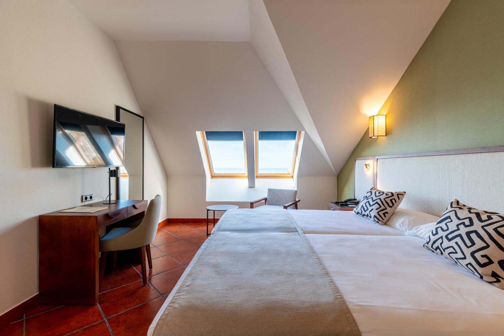 Double room sloping ceilings