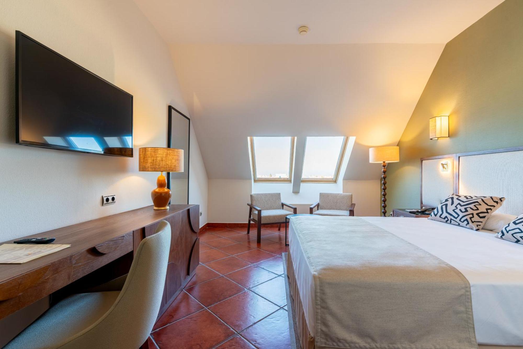 Double room sloping ceilings